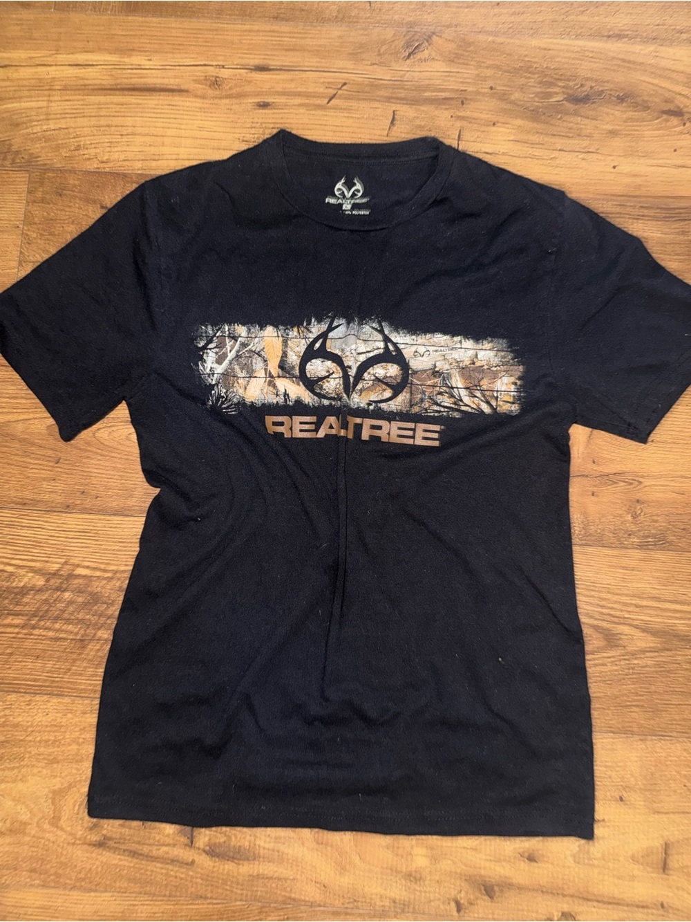 Realtree Black Short-Sleeve Logo Tee with Camo Accent